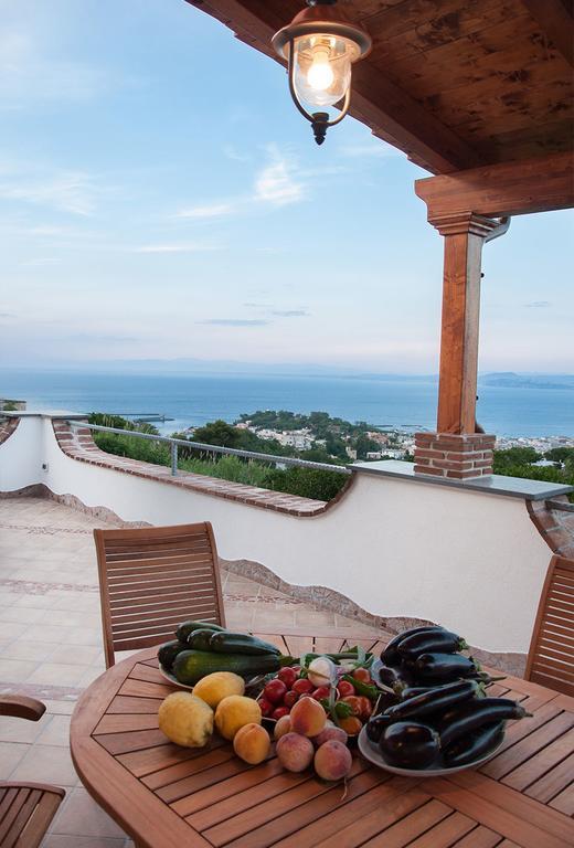 Relais Maison De Charles Іскія Екстер'єр фото